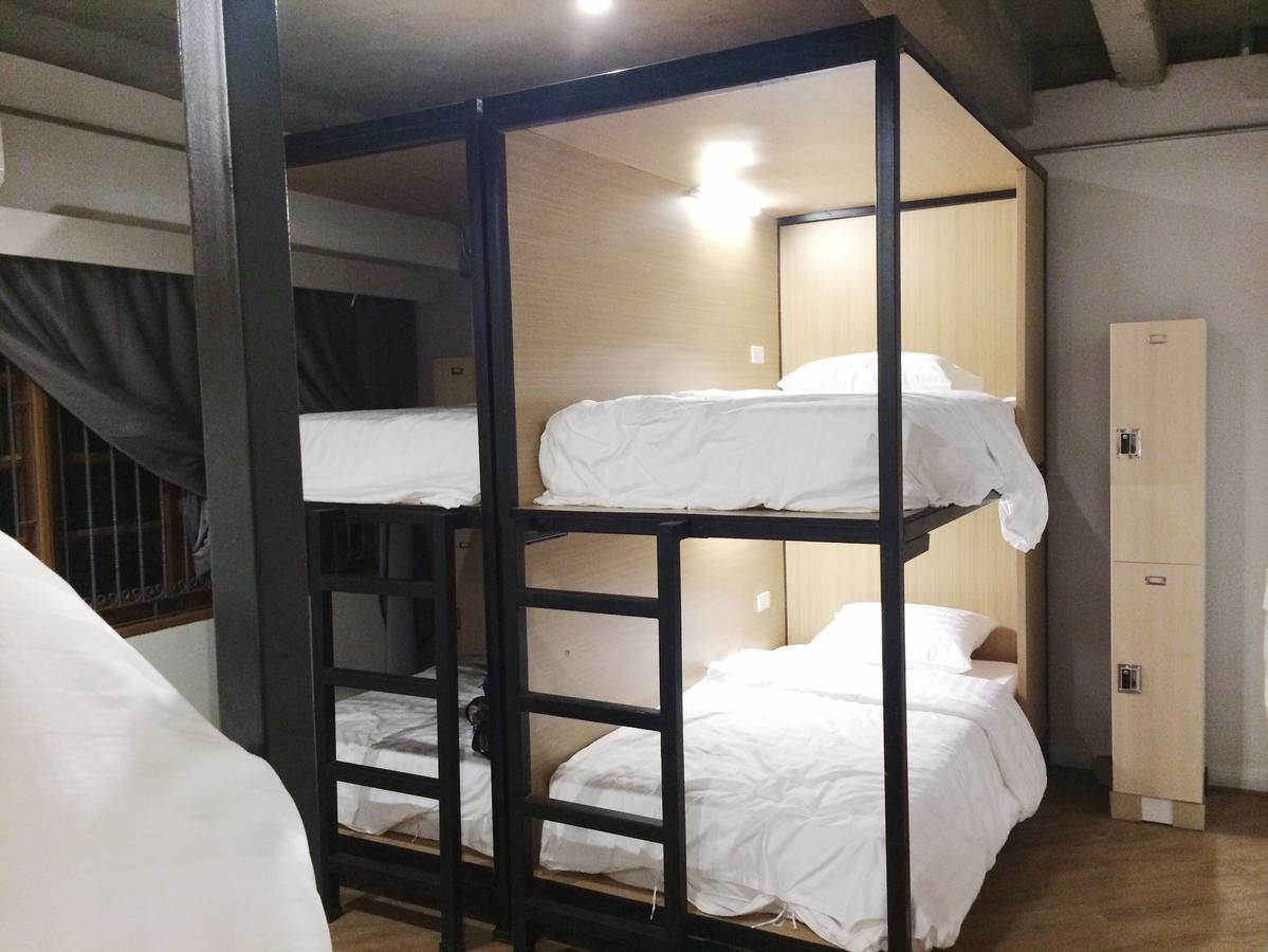 Siamhubbiz Hostel Bangkok Ngoại thất bức ảnh